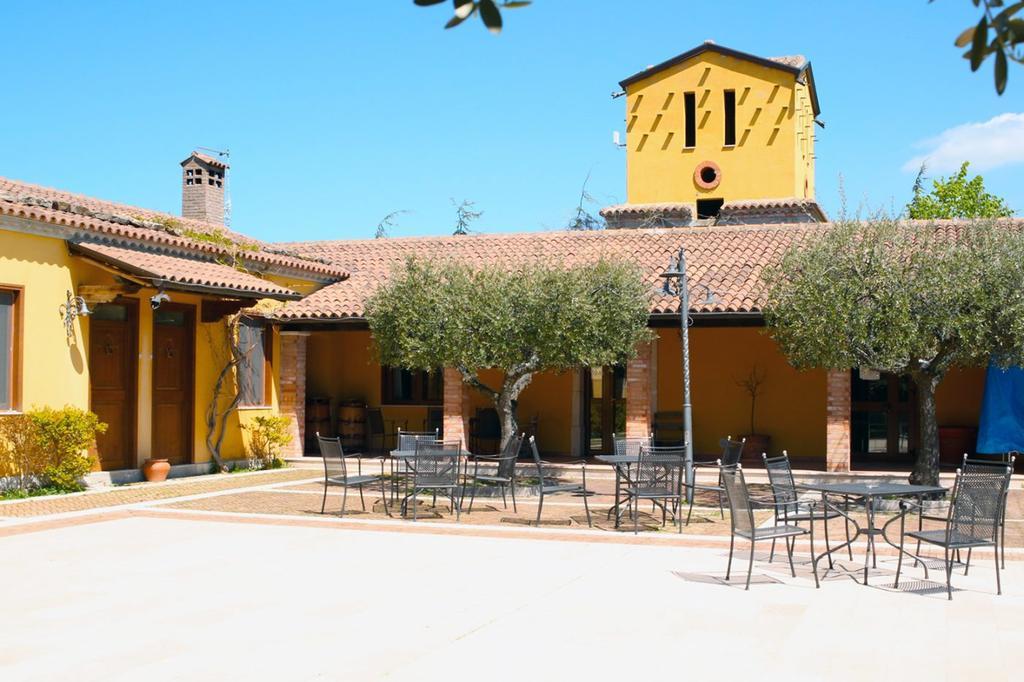 Agriturismo Macchiacupa Ariano Irpino Bagian luar foto